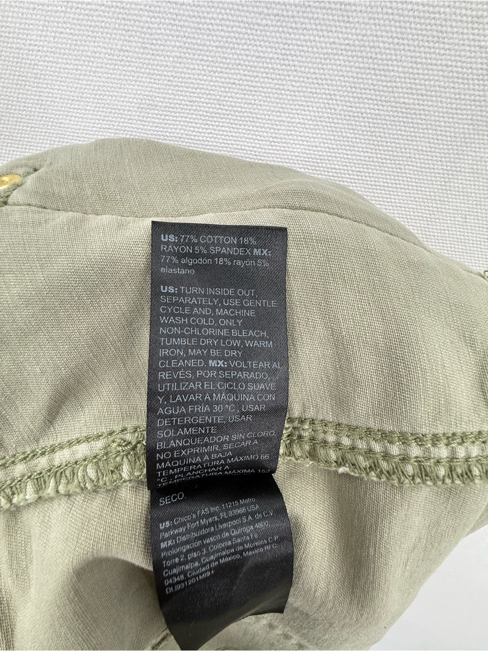 White House Black Market WHBM Olive Green Cargo Shorts Mid Rise Utility 4.5” - Picture 6 of 13
